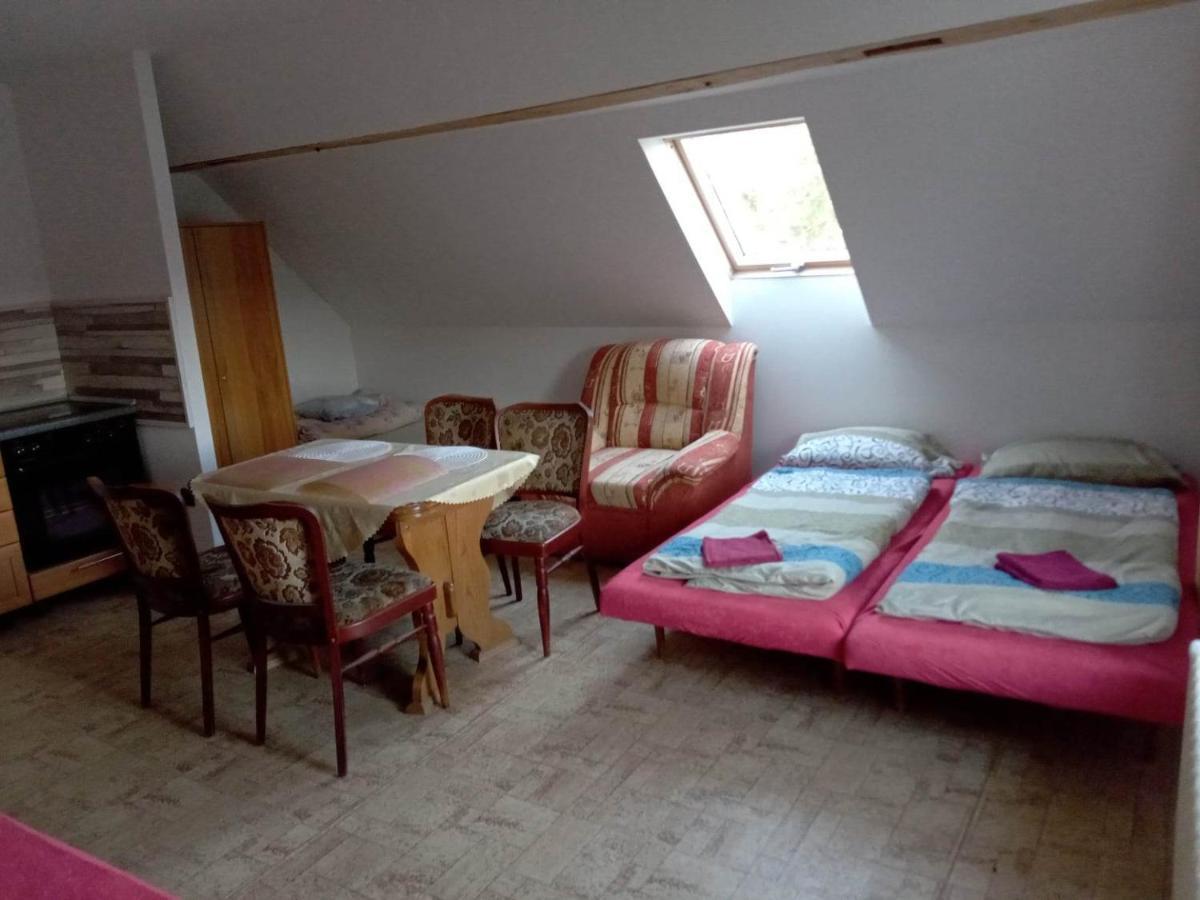 Appartement Apartman Police nad Metují Extérieur photo