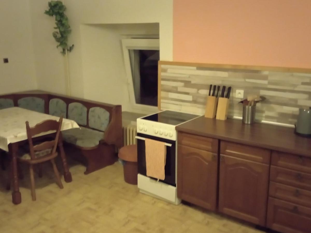 Appartement Apartman Police nad Metují Extérieur photo